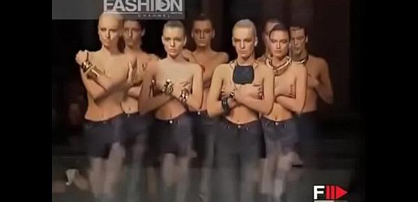 The best topless fashion show, the most exclusive moments of the international runway!